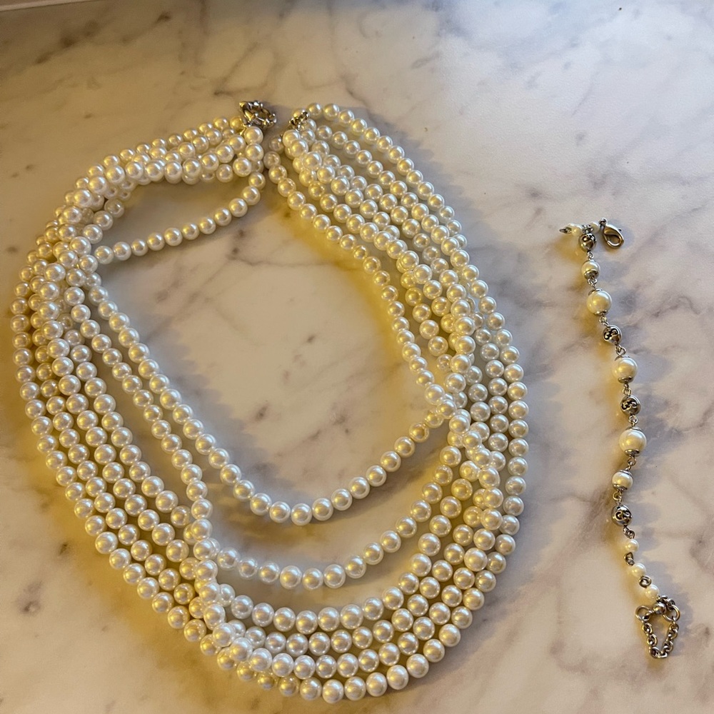 Pearl neckless d bracelets